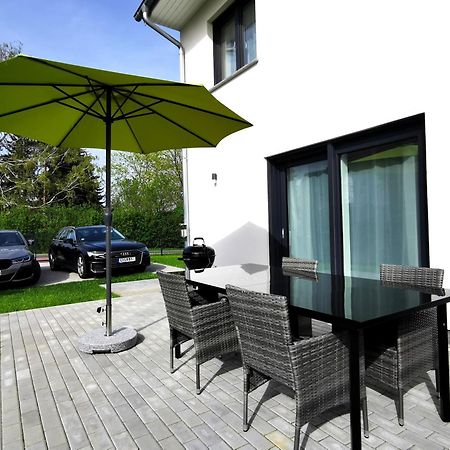 Bohnapartments Haus Zocheblick - 2 Kostenlose Parkplaetze - Sehr Ruhig - 4 Schlafzimmer - Neubau - Vollausstattung - Wlan Hoppegarten Buitenkant foto