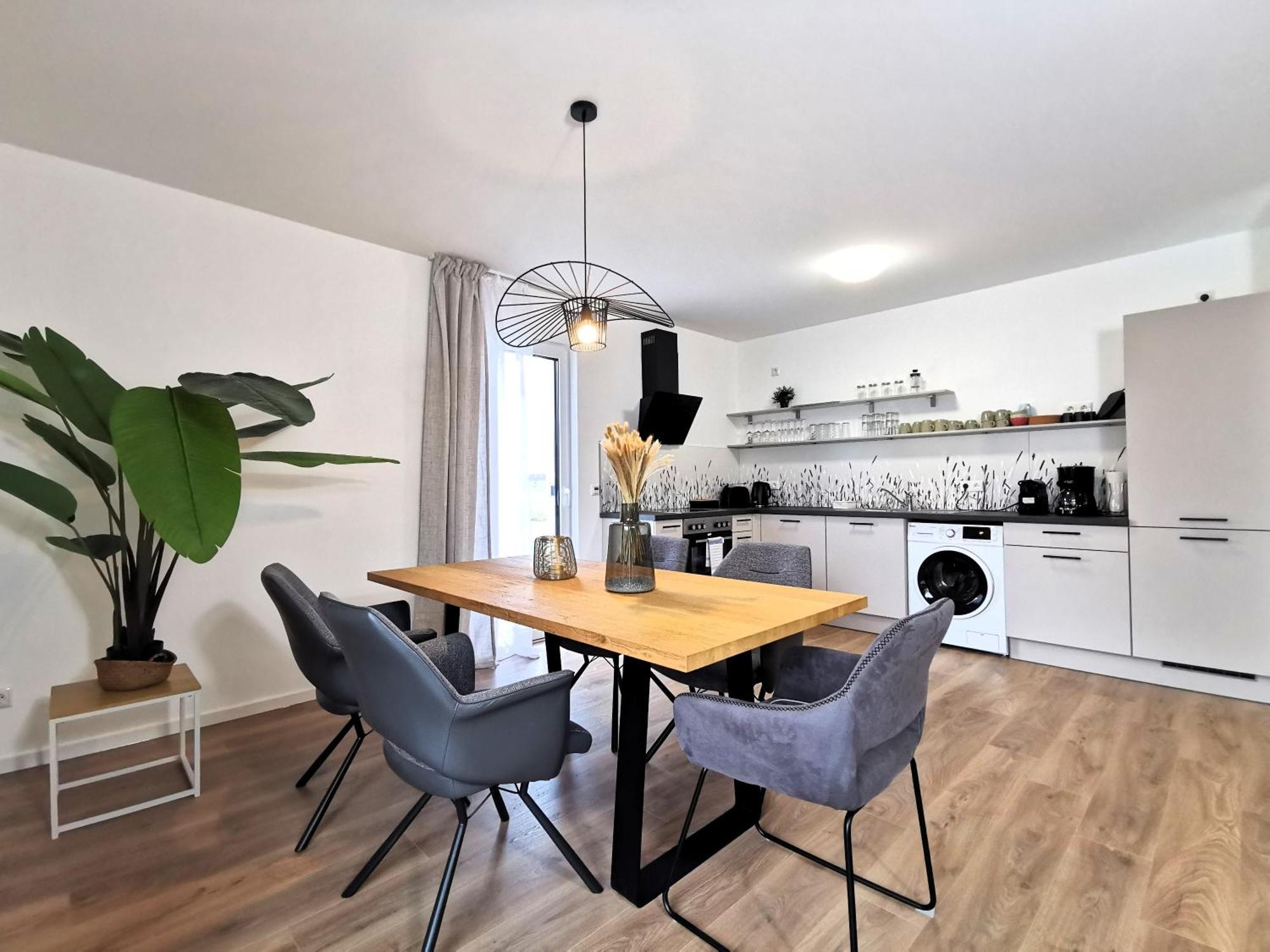 Bohnapartments Haus Zocheblick - 2 Kostenlose Parkplaetze - Sehr Ruhig - 4 Schlafzimmer - Neubau - Vollausstattung - Wlan Hoppegarten Buitenkant foto