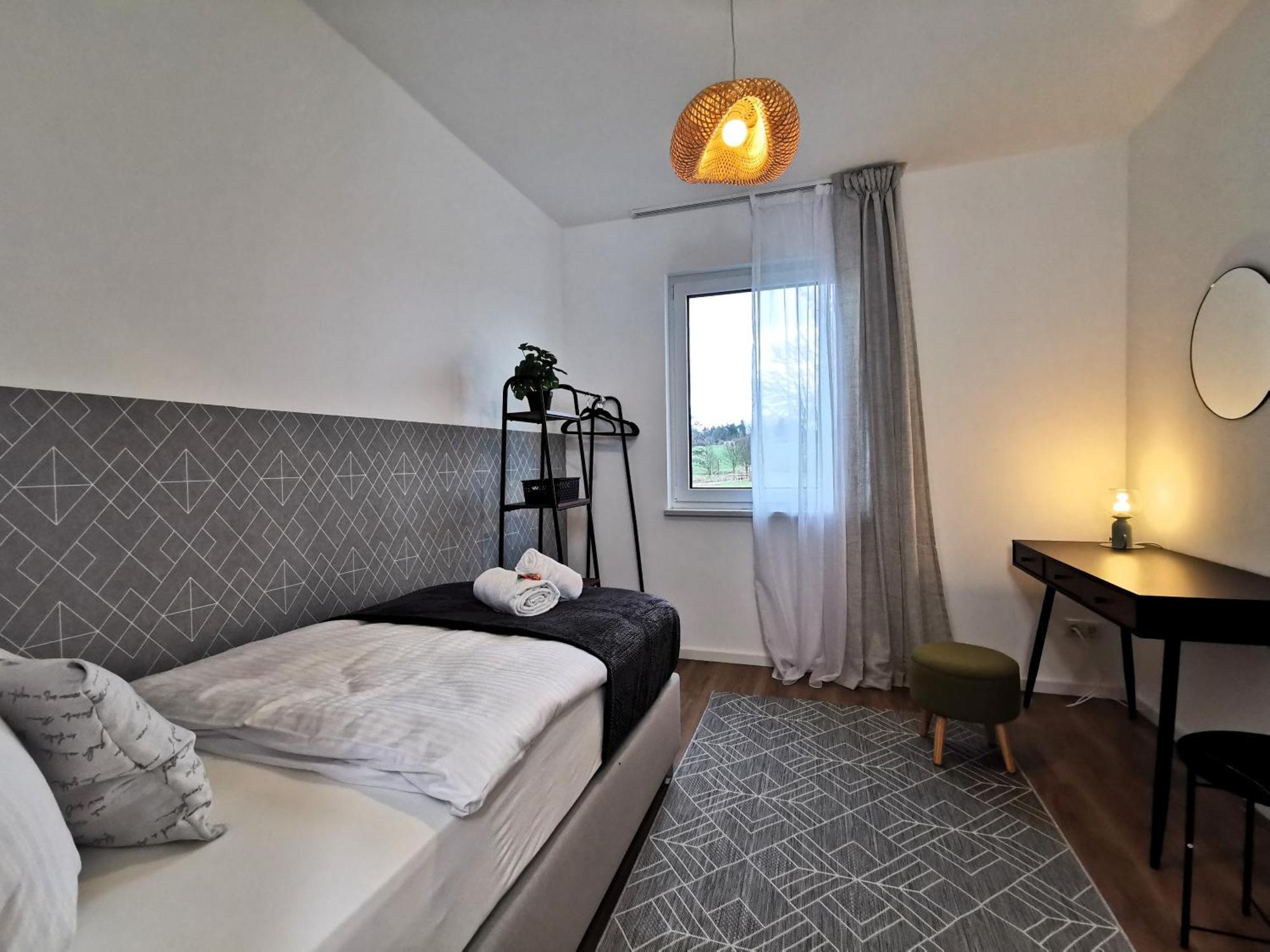 Bohnapartments Haus Zocheblick - 2 Kostenlose Parkplaetze - Sehr Ruhig - 4 Schlafzimmer - Neubau - Vollausstattung - Wlan Hoppegarten Buitenkant foto